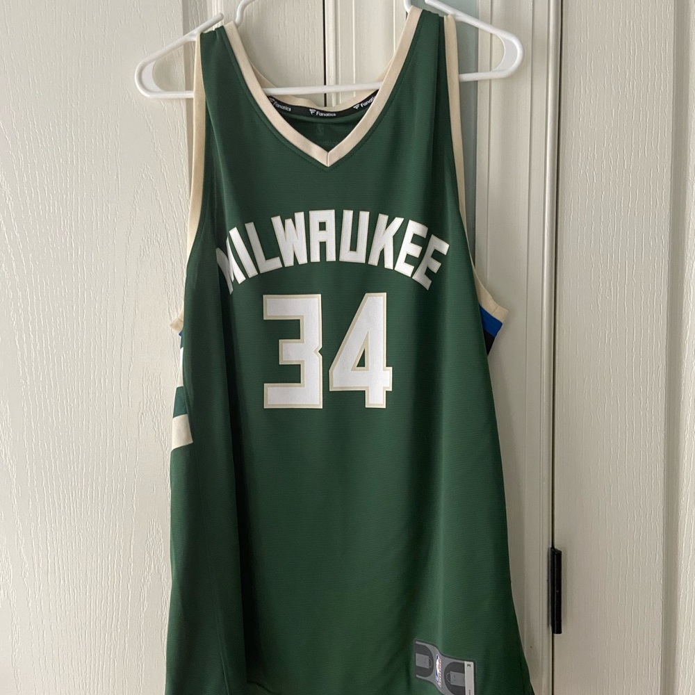 milwaukee bucks jersey